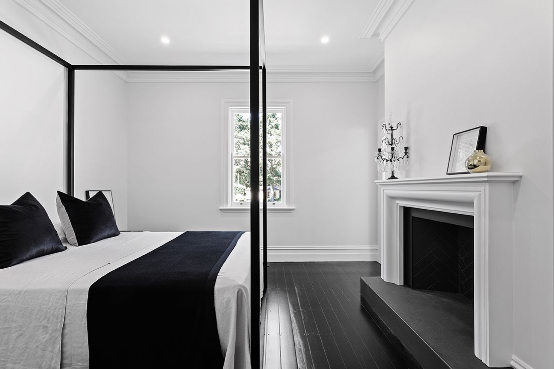 19 Everglades Avenue Leura 2780