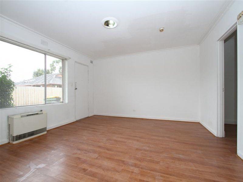 Convenience, Charm & Location!