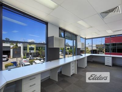 RARE INNER CITY OFFICE / WAREHOUSE | 6 CARS PARKS ONSITE!