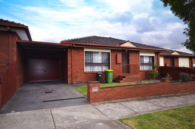 2/27 Mount Street, Preston
