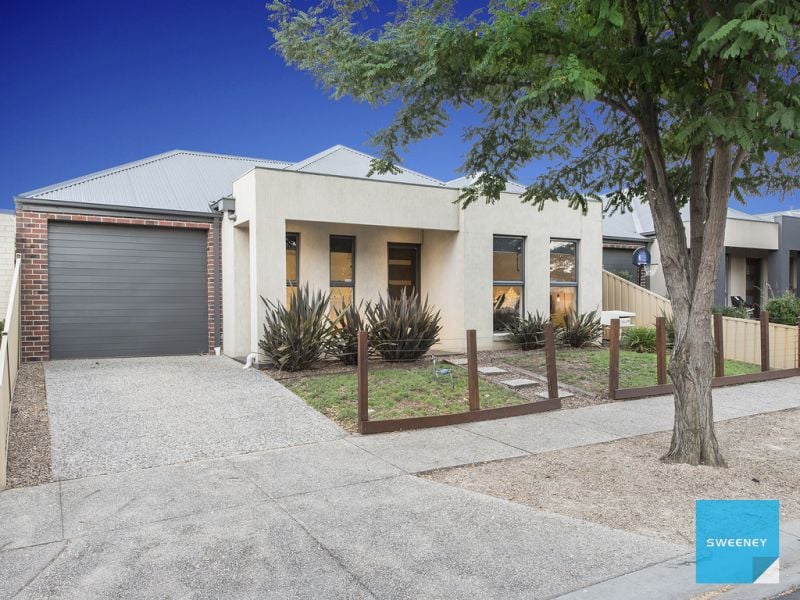 20 Hawthorn Way, Caroline Springs - Thumbnail 2