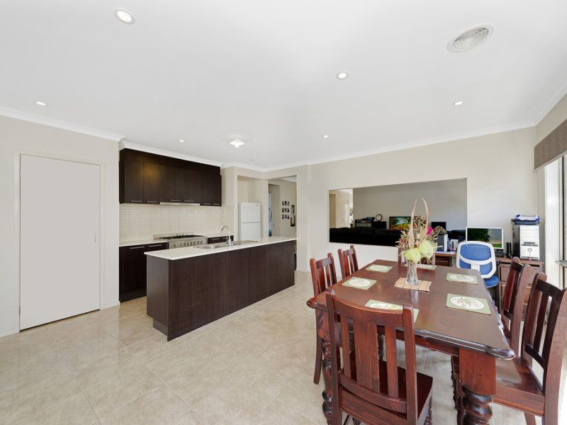 20 Tuross Crescent SOUTH MORANG, South Morang - Thumbnail 5