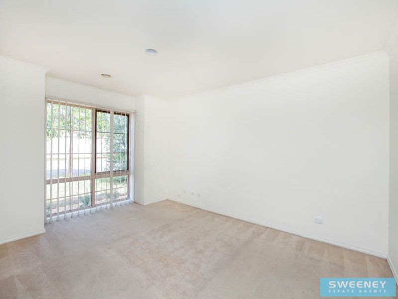 77 Grampians Way, Caroline Springs - Thumbnail 5