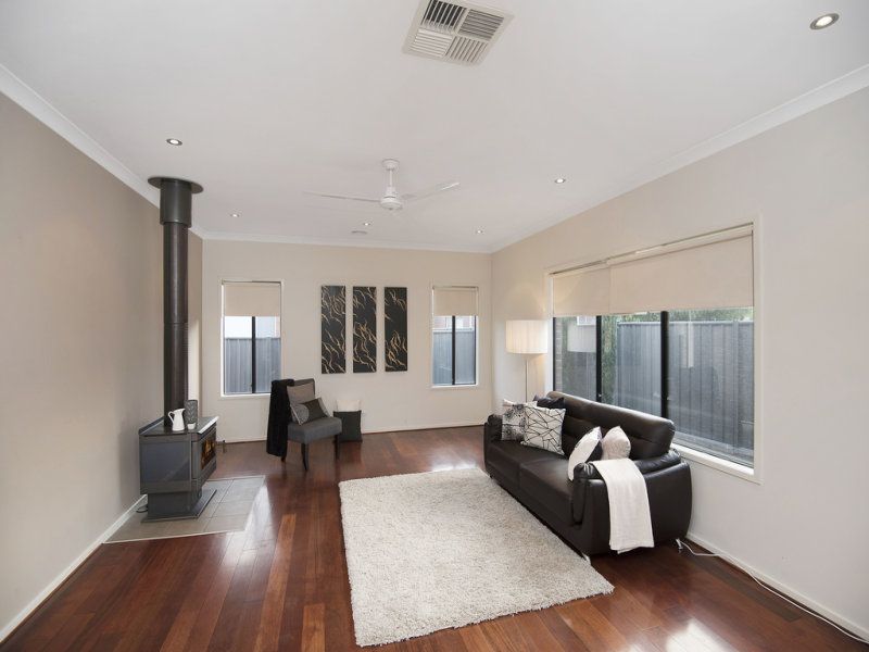 35 Eildon Circuit SOUTH MORANG, South Morang - Thumbnail 6