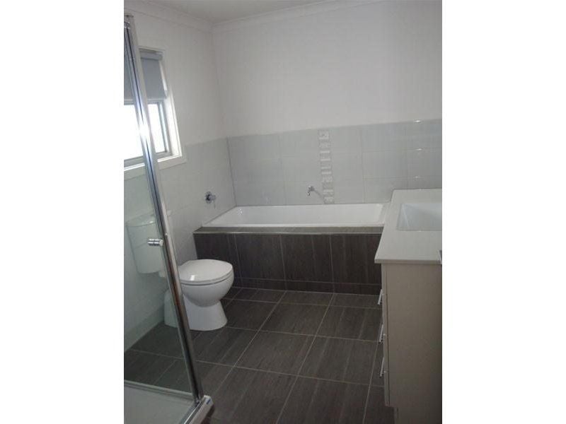 Luxury Living On Leamington!