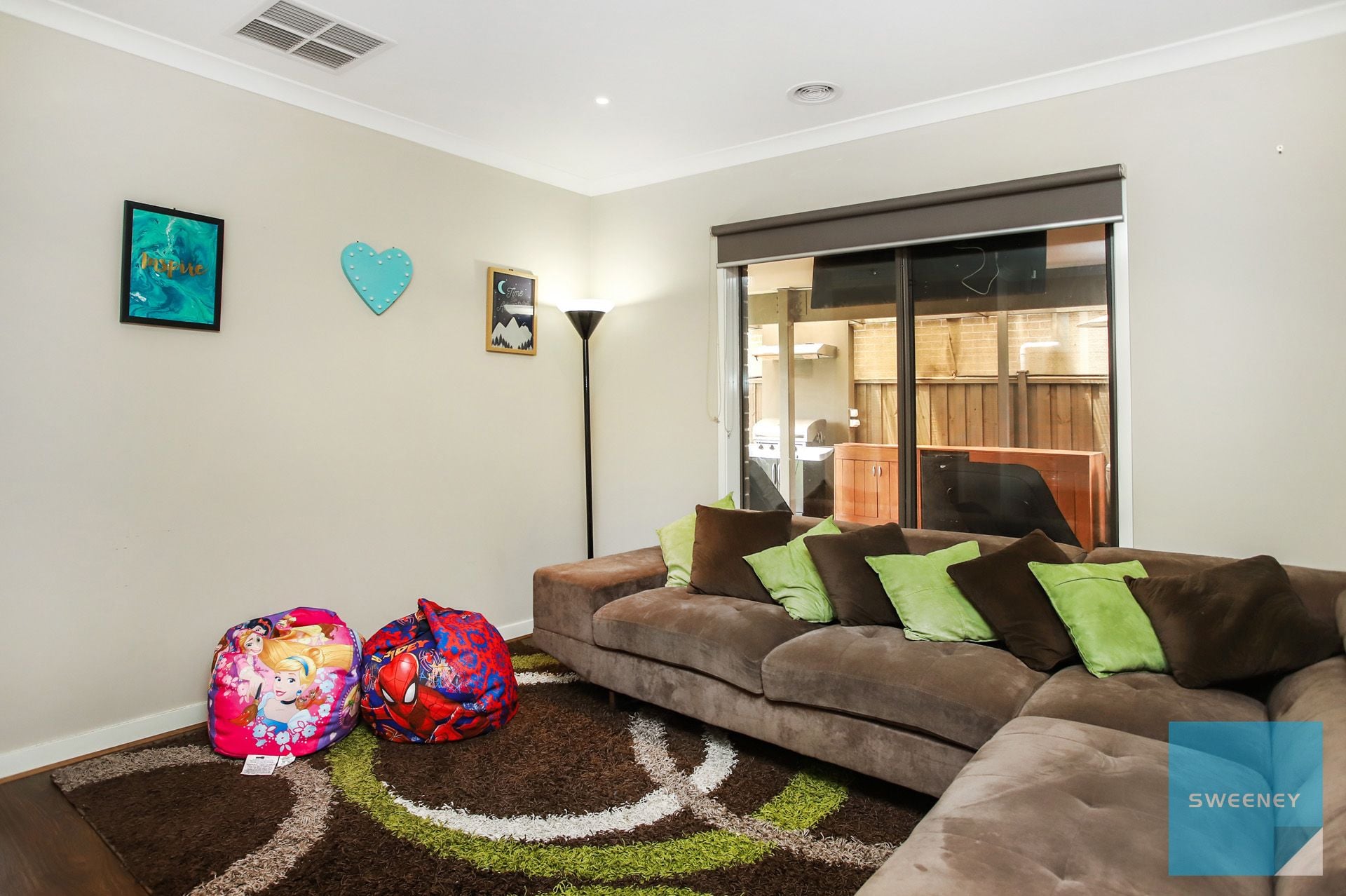 10 Sarenne Way, Fraser Rise - Thumbnail 6