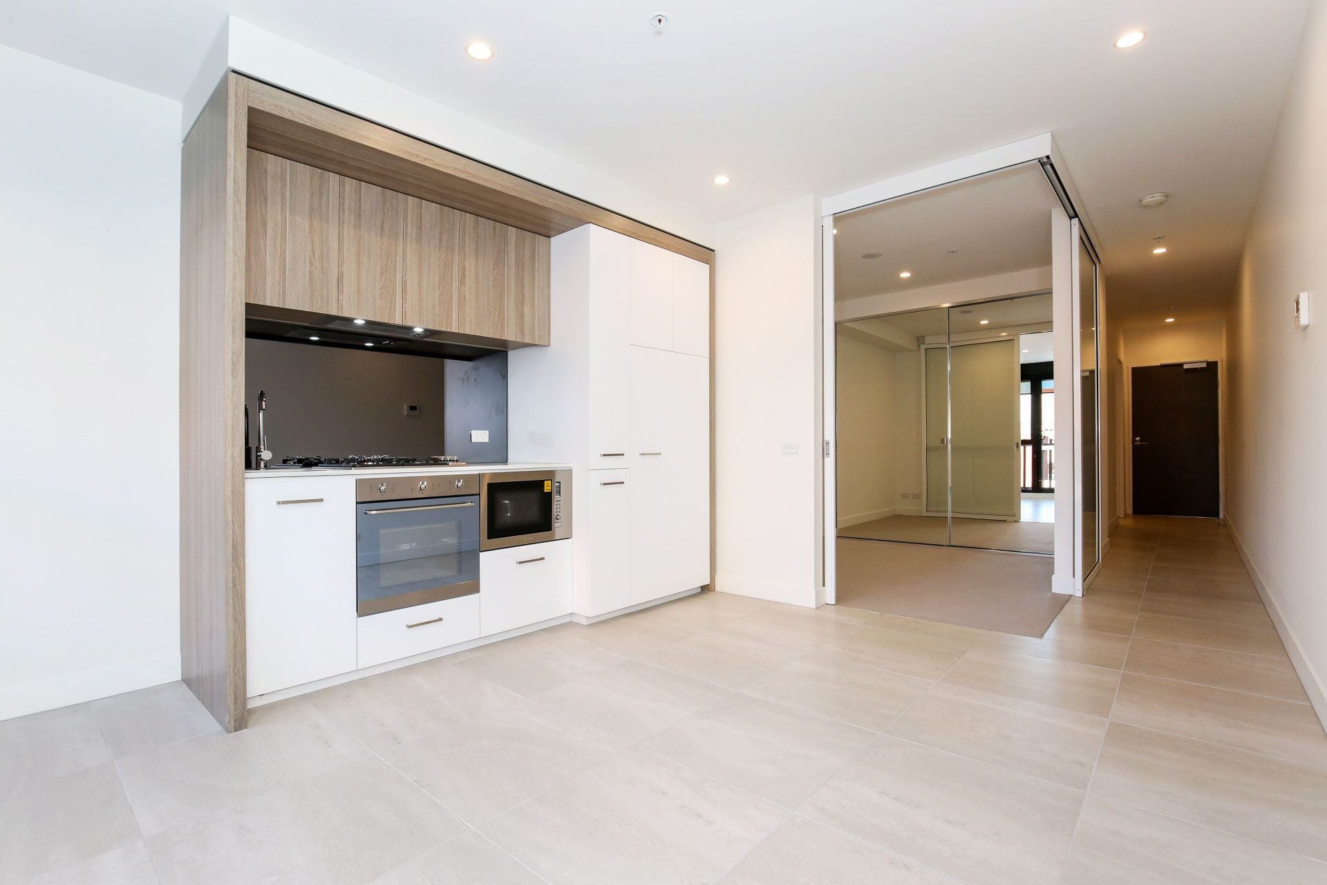ONE BEDROOM PLUS STUDY