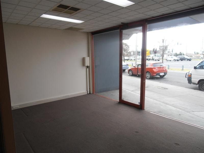 DUAL FRONTAGE RETAIL/OFFICE