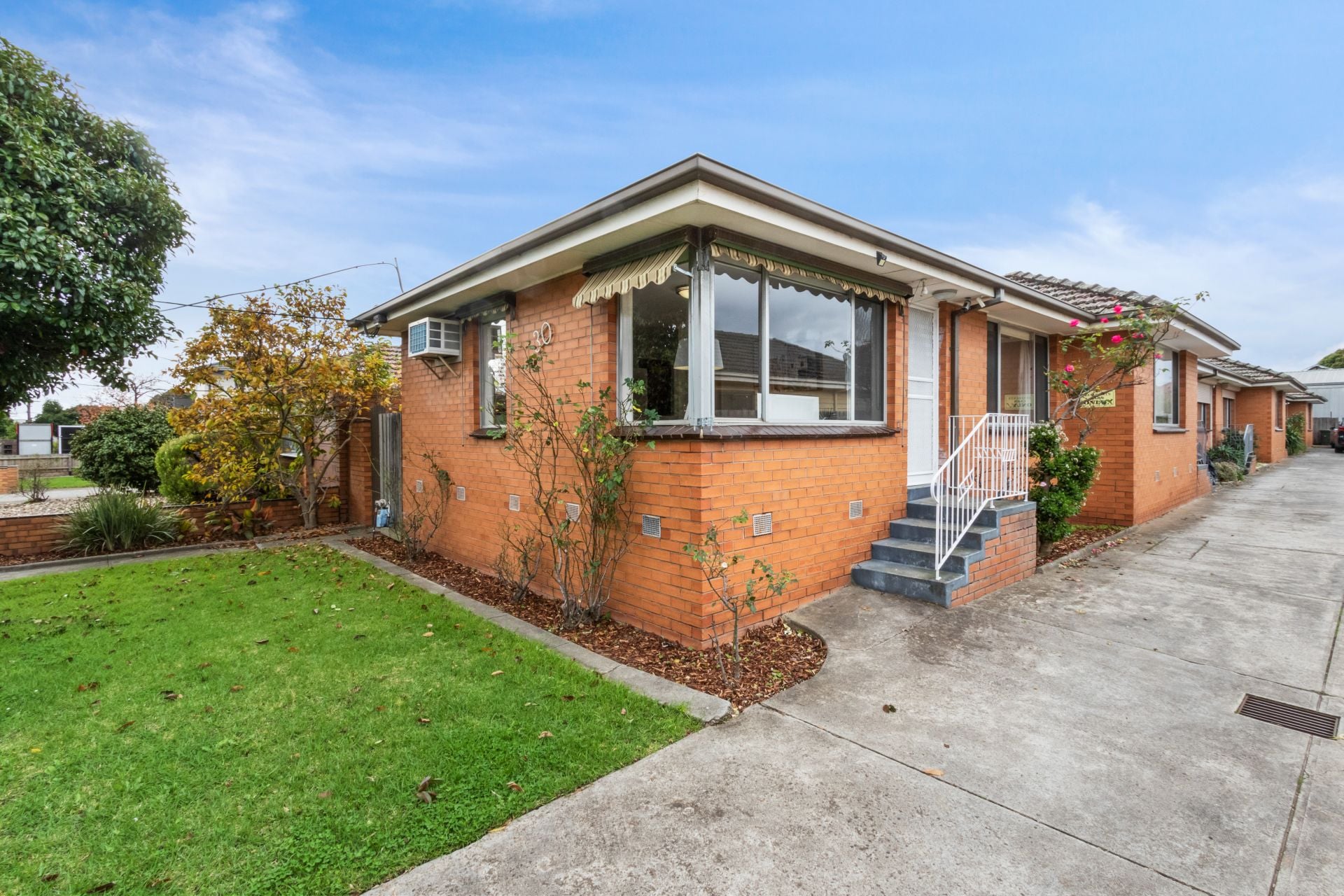 Low Maintenance, High Appeal, Ideally Located