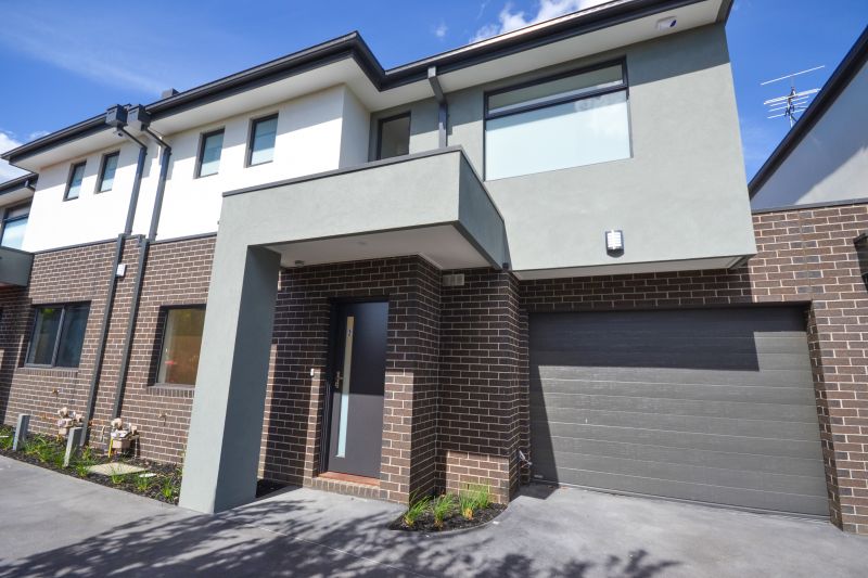 2/56 Harrow Street, Preston