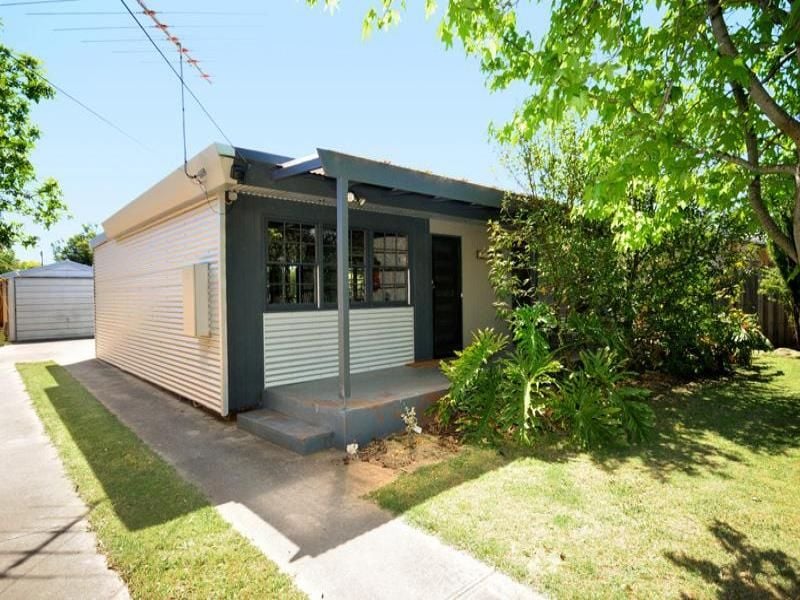4 Cronulla Court BARWON HEADS VIC, Barwon Heads - Thumbnail 3