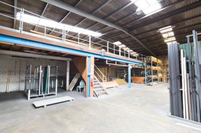 8 CAWARRA ROAD, Caringbah