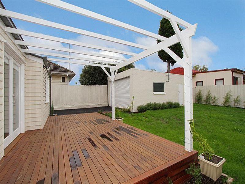 RENOVATED BEAUTY IN A DYNAMIC LOCATION!