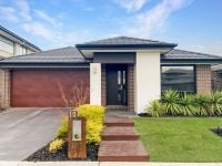 10 Serengeti Street, Clyde North VIC
