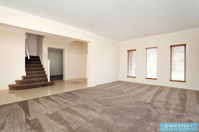 12 Gairdners Pass, Caroline Springs - Thumbnail 6