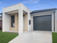 16 Juliet Way, Berwick VIC