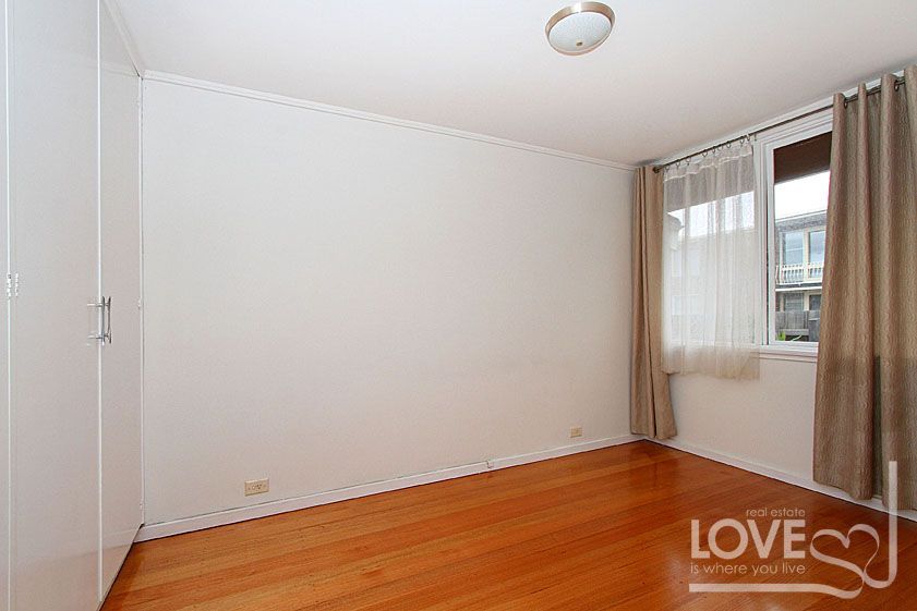 IMMACULATELY PRESENTED AND PERFECTLY SITUATED