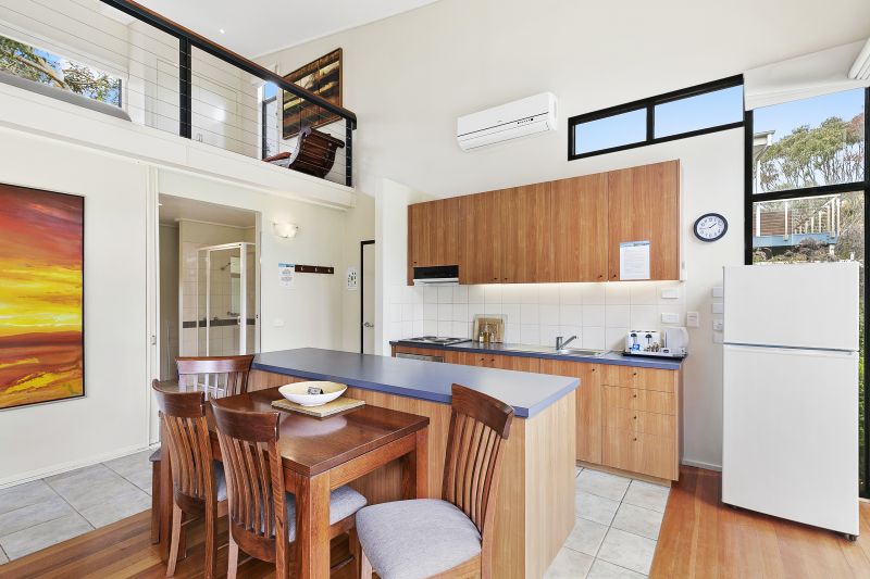 8/2-4 Barton Court Aireys Inlet VIC, Aireys Inlet - Thumbnail 5