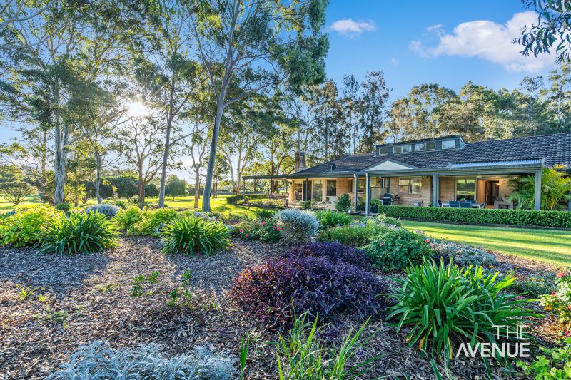 23-castle-pines-drive-norwest-the-avenue-real-estate