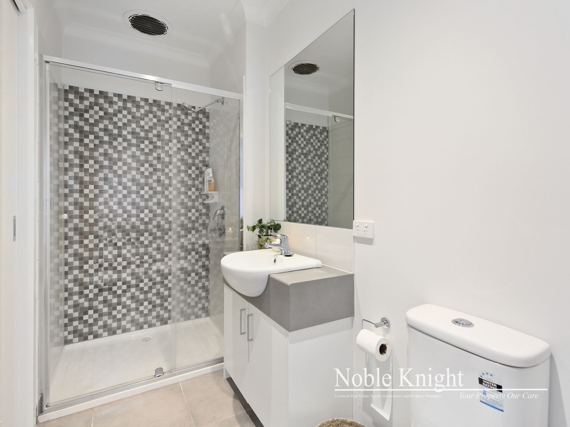 3 Leaves Close Lilydale