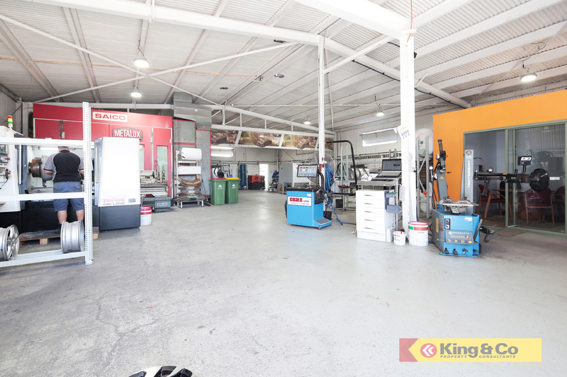 INCREDIBLE FREESTANDER AT UNBELIEVABLE PRICE!