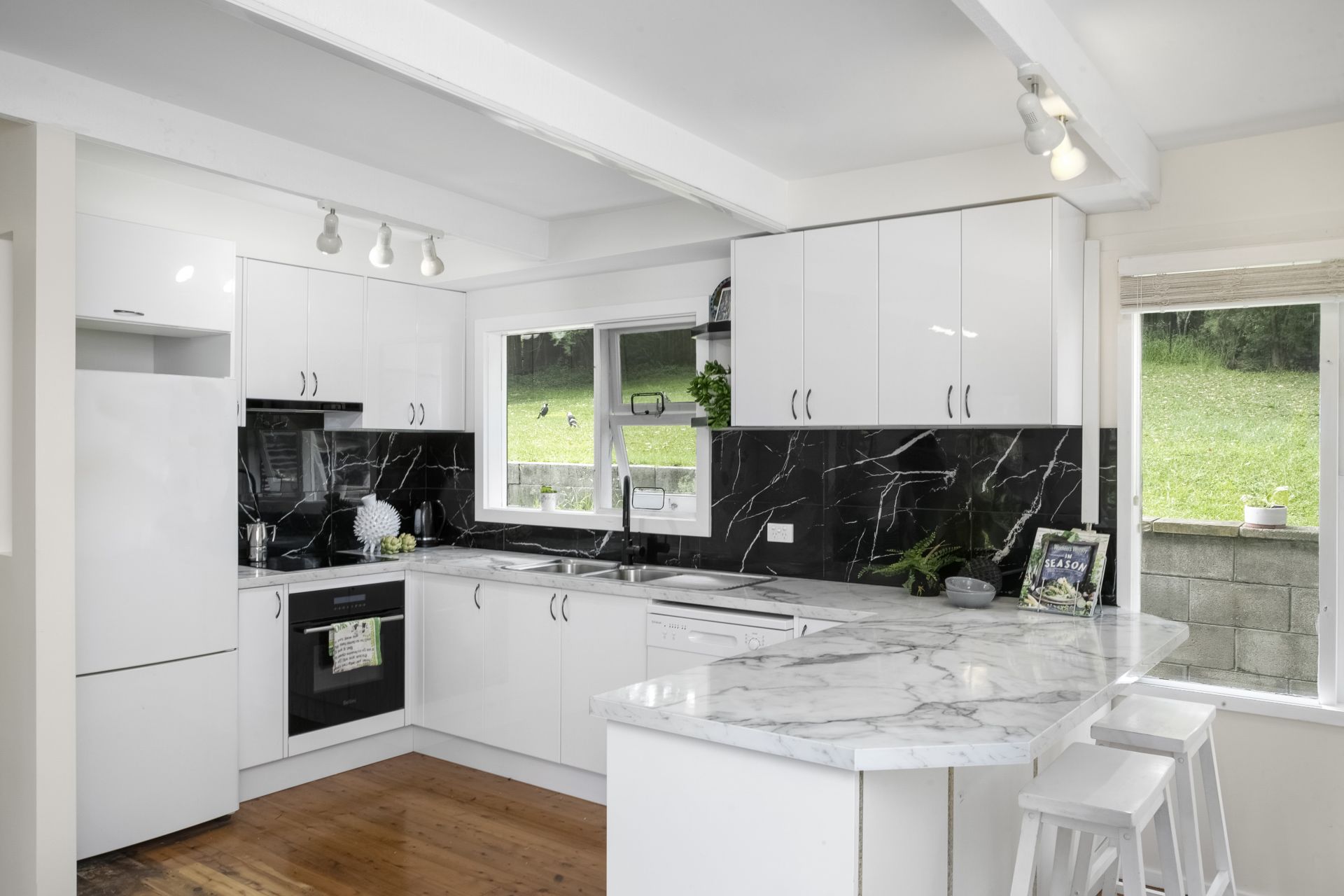 Real Estate For Sale 276 Avoca Drive Avoca Beach , NSW