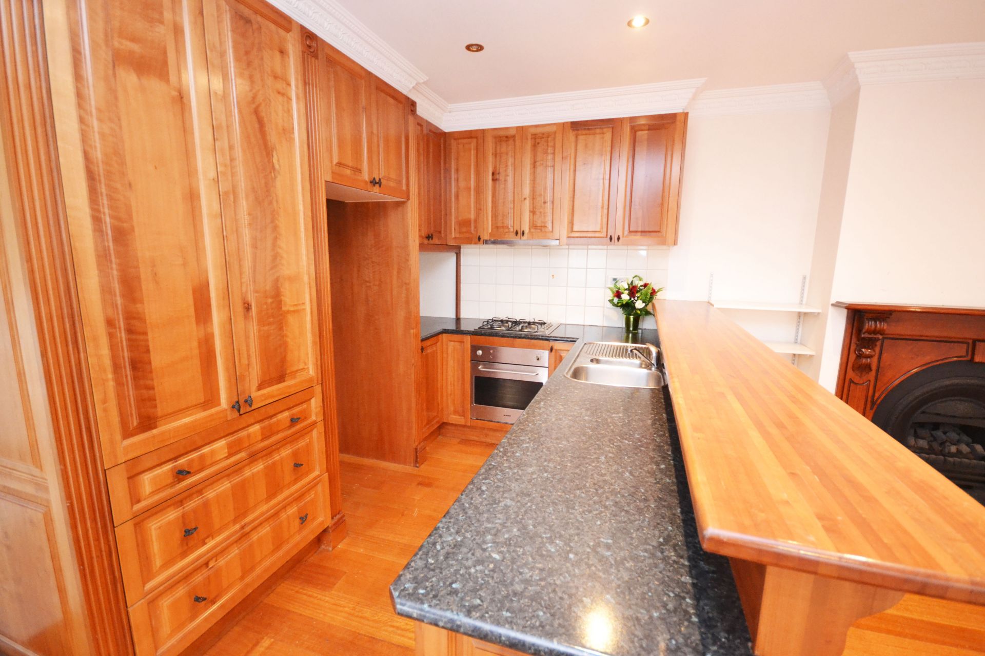 CUTE, COSY AND CONVENIENTLY LOCATED.