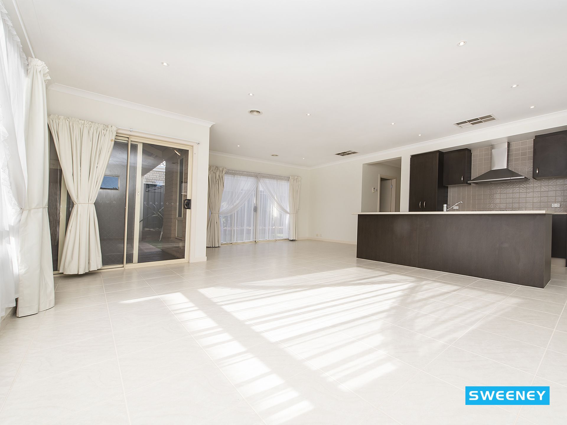 6 Bovard Close, Caroline Springs - Thumbnail 4