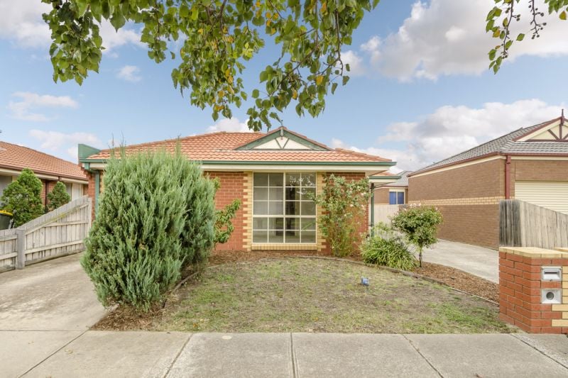 1/12 Reddrop Court, Altona Meadows - Thumbnail 2
