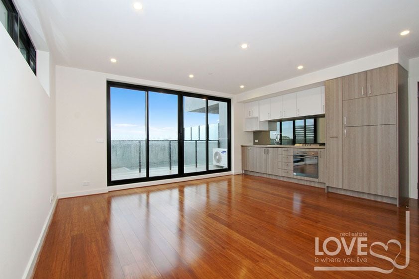 CONTEMPORARY AND CHIC - WELCOME TO 