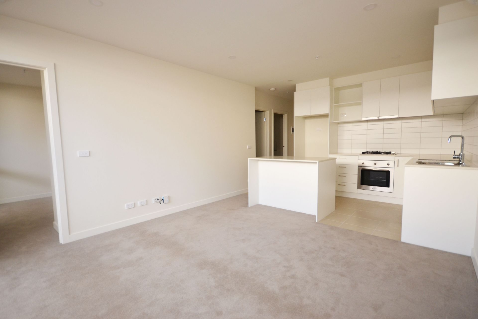 BRAND NEW - PRESTIGIOUS APARTMENT LIVING