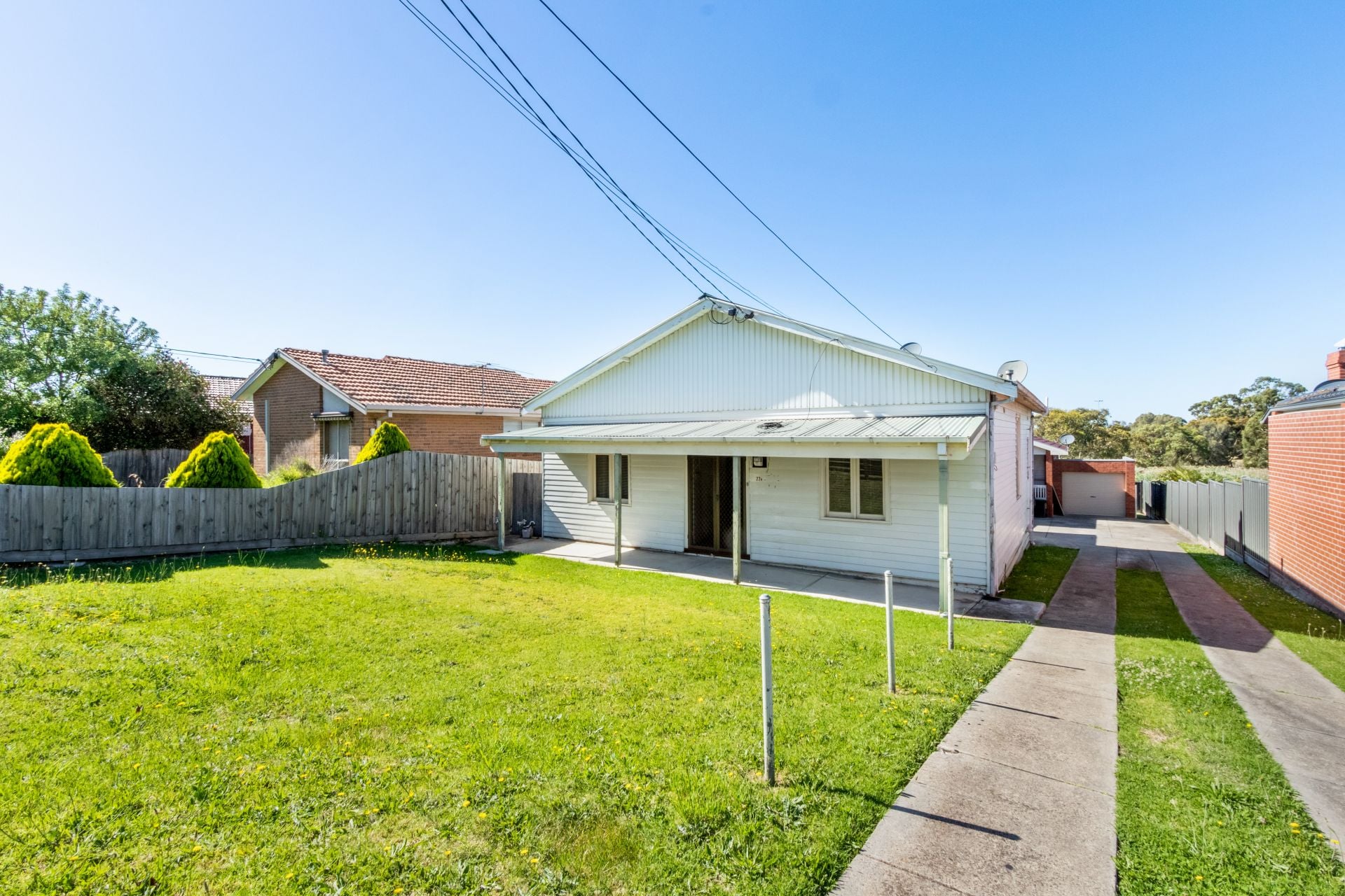 LARGE FAMILY HOME