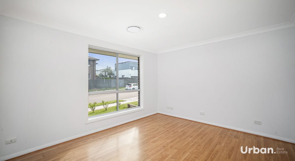 Middleton Grange 1 Broadbent Avenue