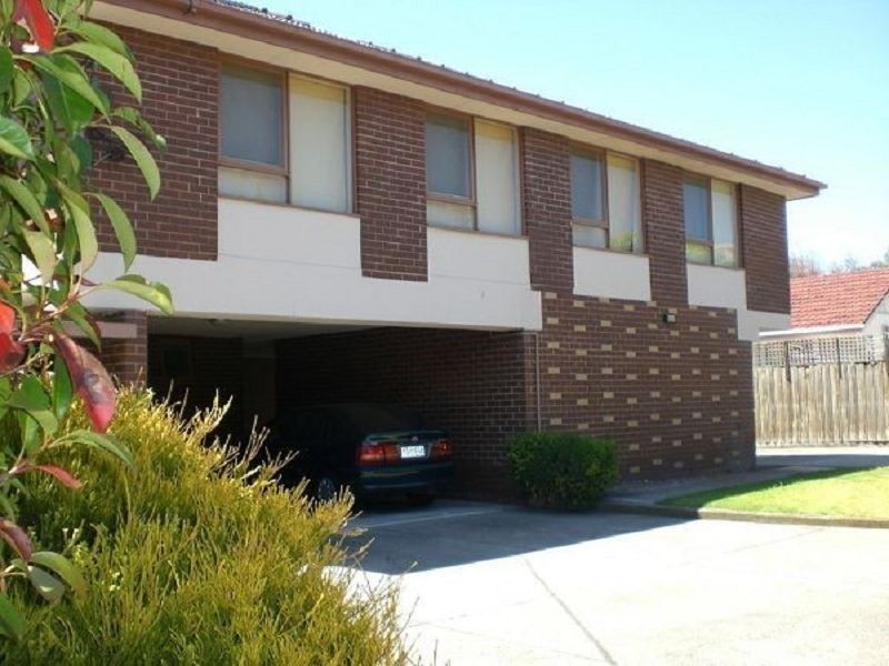 8/10 Roseberry Grove, Glen Huntly