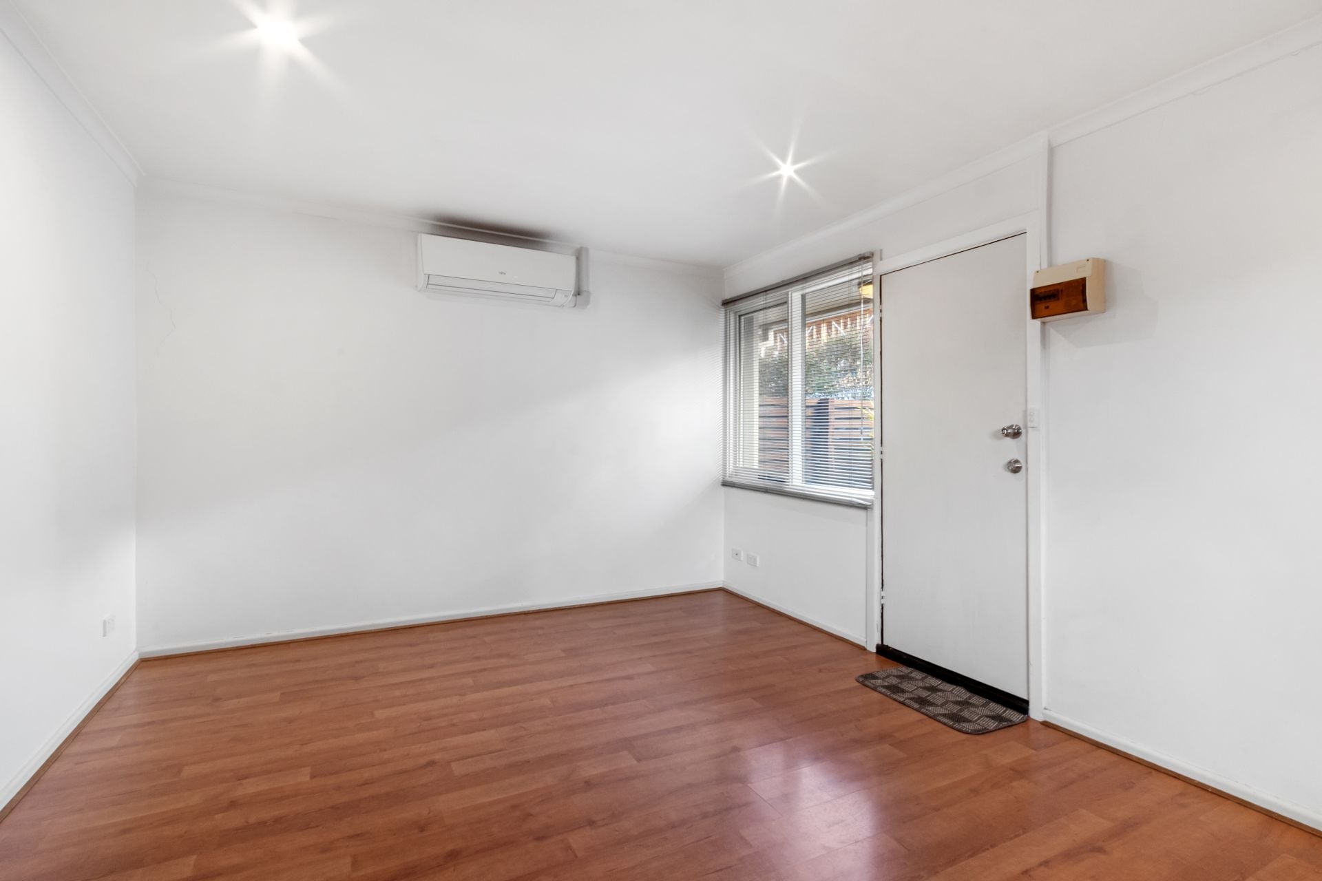 Terrific Unit With A Huge Courtyard!