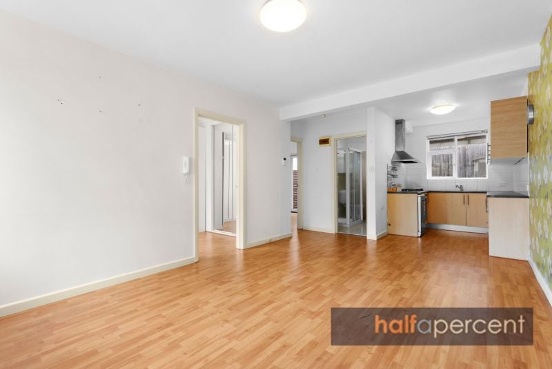 Light Filled Two Bedroom Apartment with COURTYARD
