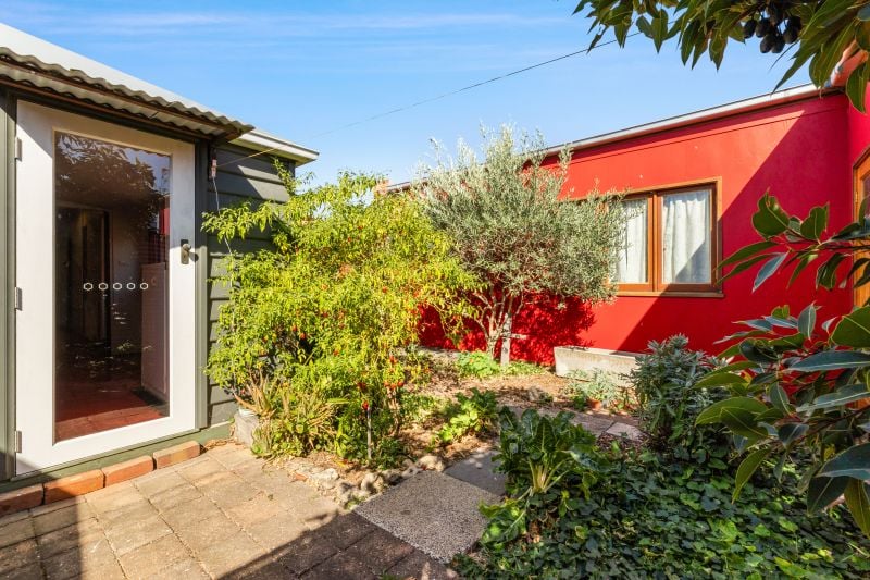 42 Miller Street, Preston