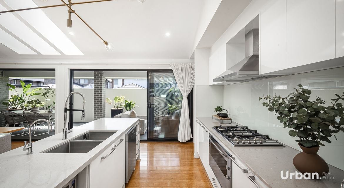 Colebee 6 Majors Avenue