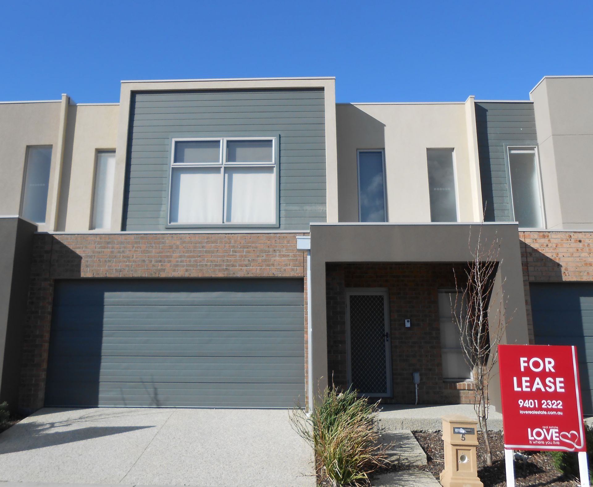 STUNNING & SPACIOUS TOWNHOUSE    *Insp Sat 25th Jul @ 10:20am*