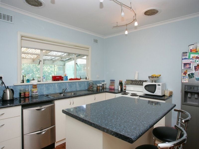 29 Myrtle Grove, Altona - Thumbnail 3
