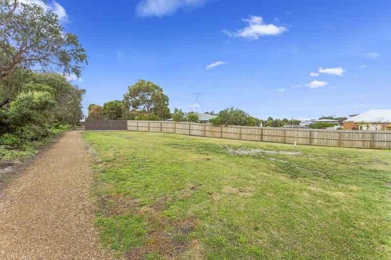 19 Barwon Terrace Barwon Heads VIC, Barwon Heads - Thumbnail 2