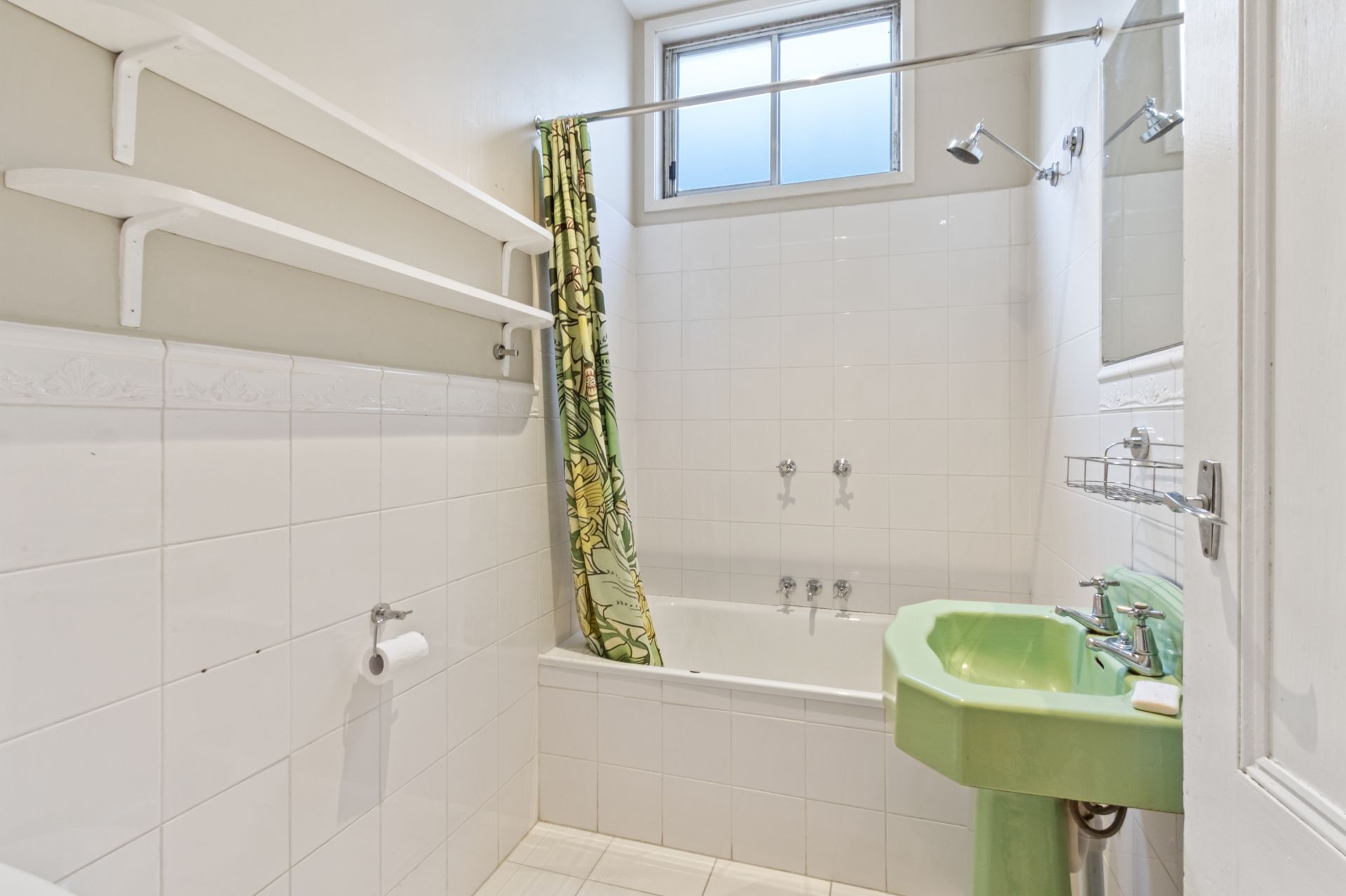 Vibrant Home in Premium locale