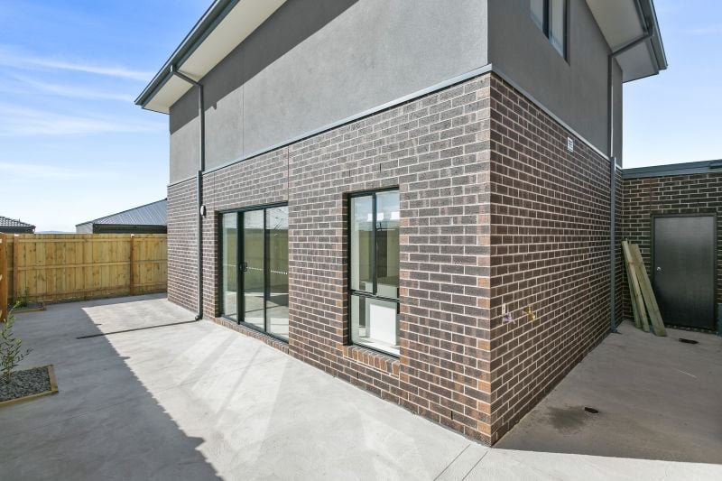 2 Bracegirdle Drive, Mickleham