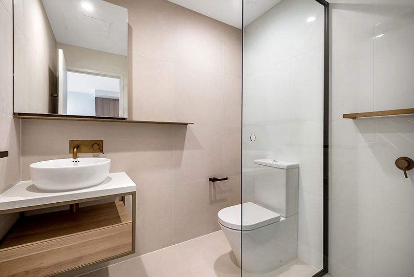 SPACIOUS ONE BEDROOM