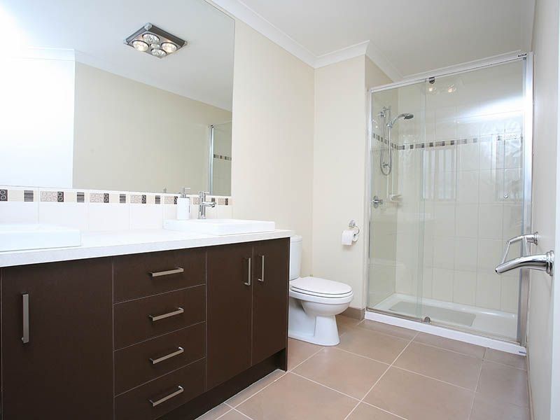 2 Forest Glade Way, Caroline Springs - Thumbnail 8