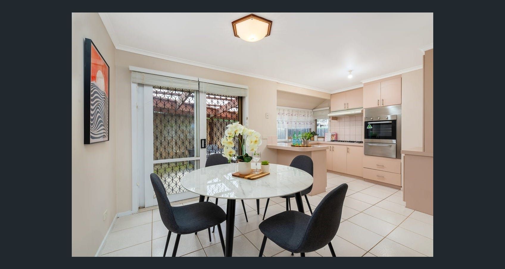 Spacious Unit In Prime Location!