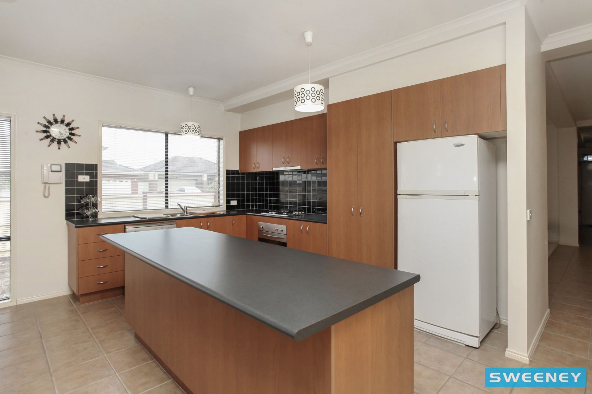 12 Finstall Close, Caroline Springs - Thumbnail 5