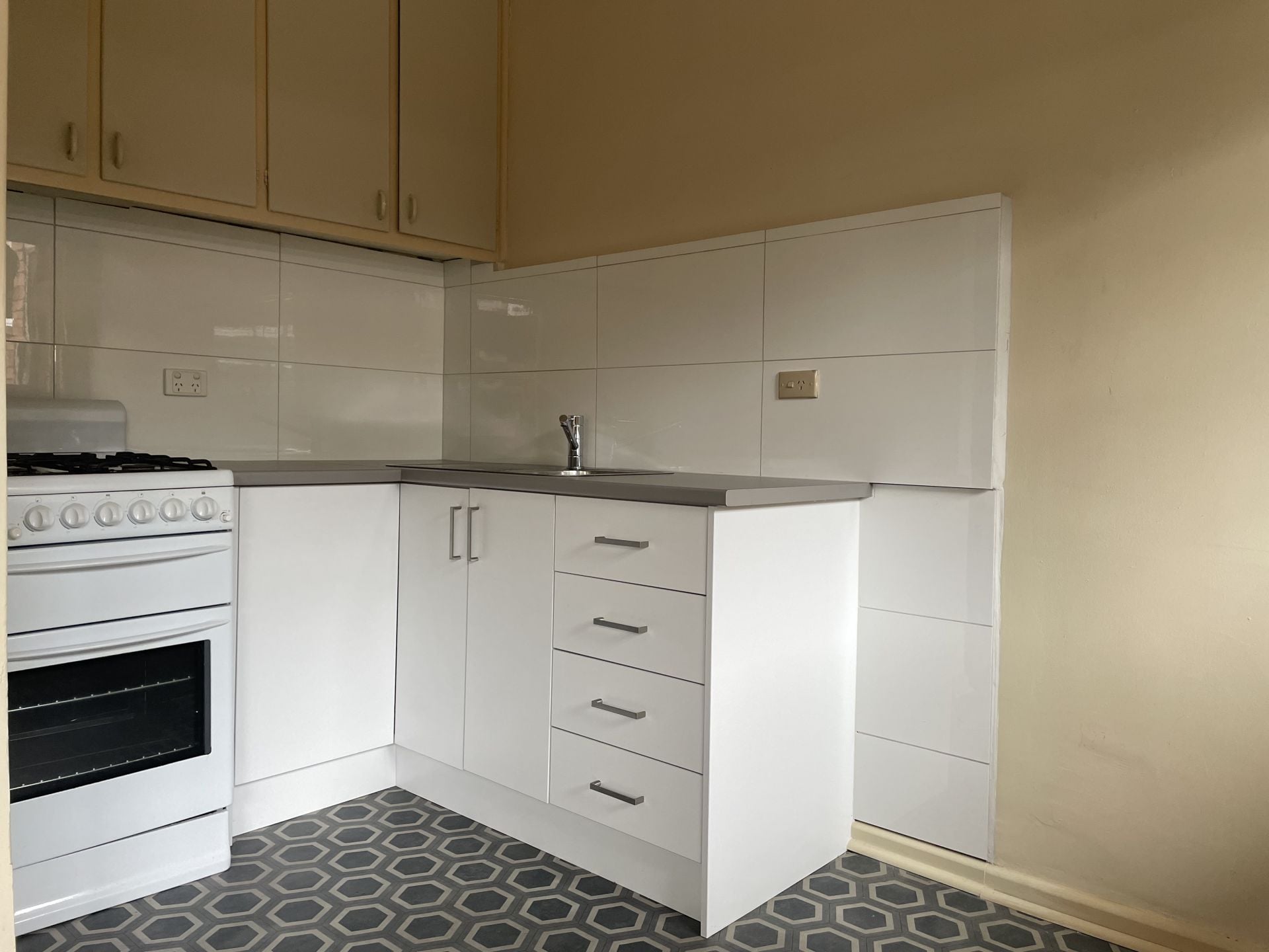 Clean, Tidy and Close to Everything!