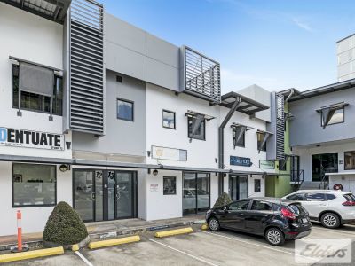 FULLY FITTED OFFICE FOR 8 STAFF WITH 3 CAR PARKS!
