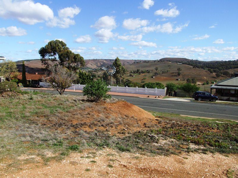144 Underbank Boulevard, Bacchus Marsh - Thumbnail 2